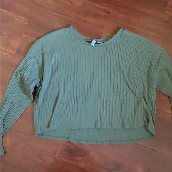 H&M Tops - Cropped Olive Knit Top